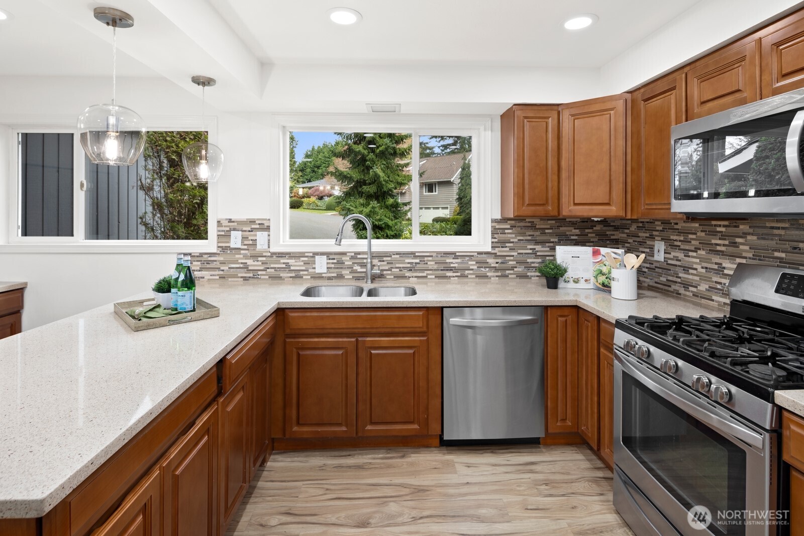 11653 SE 49th Street , Bellevue, WA 98006