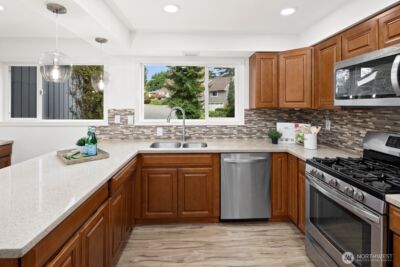 11653 SE 49th Street , Bellevue, WA 98006 - Photo 13