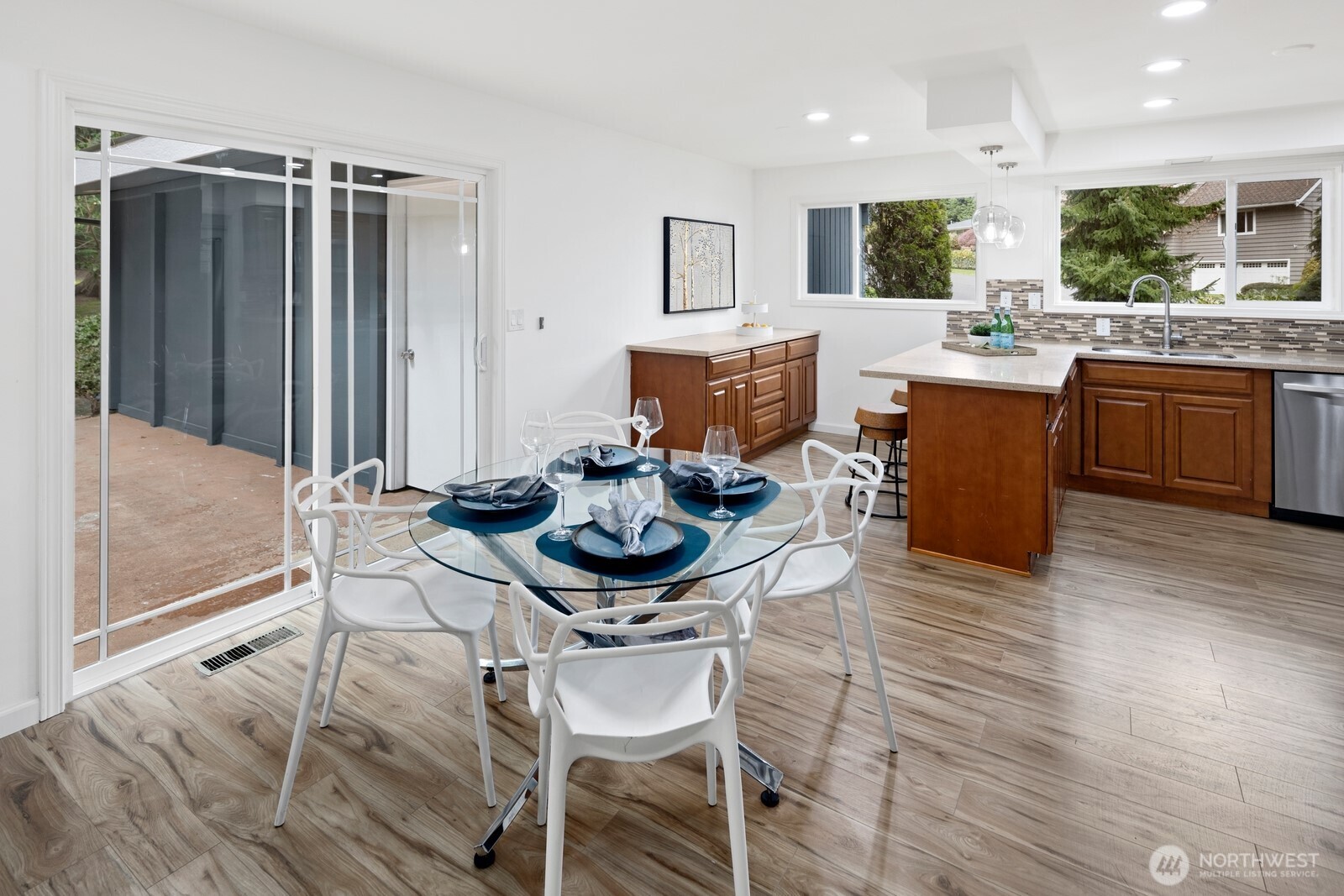 11653 SE 49th Street , Bellevue, WA 98006