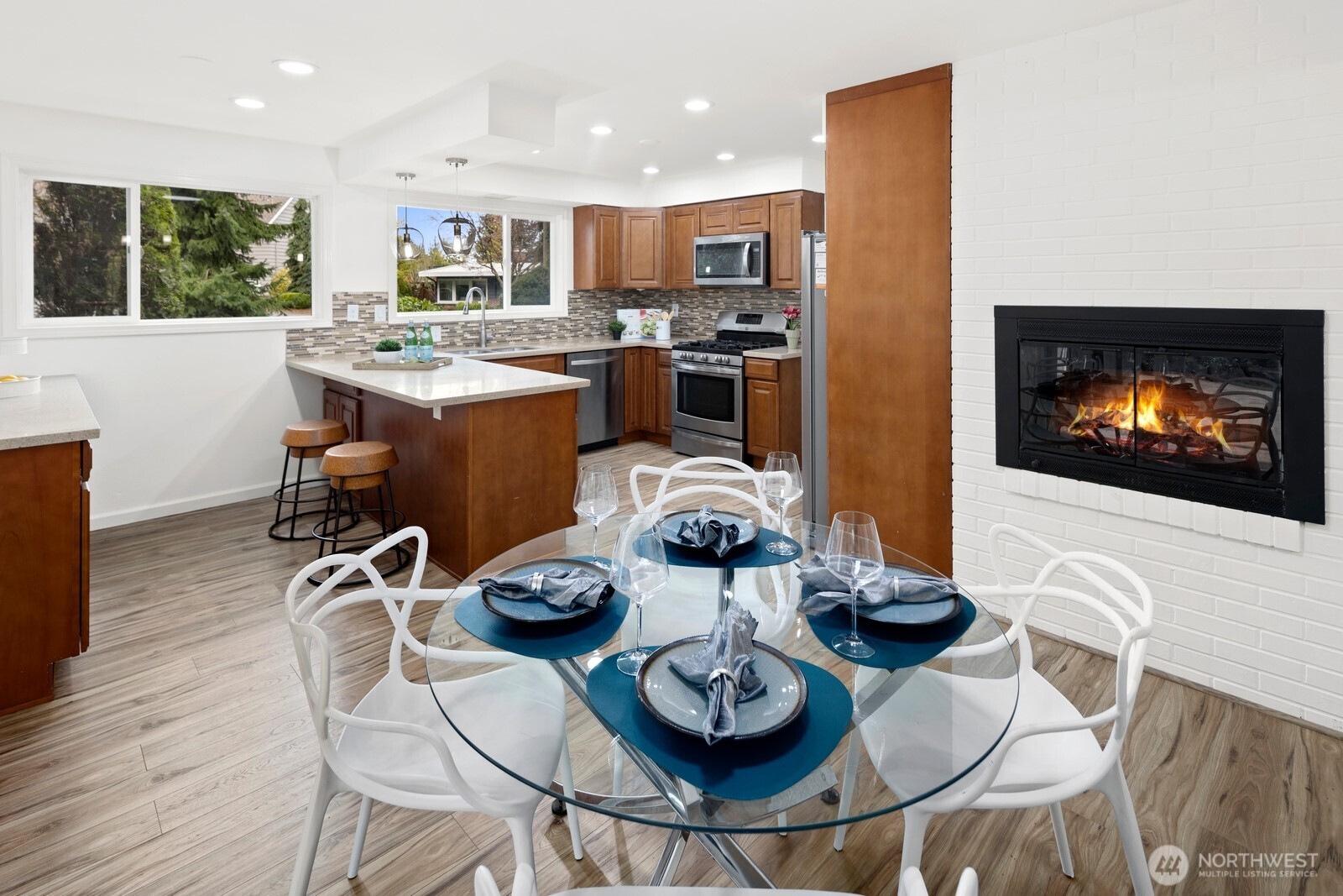 11653 SE 49th Street , Bellevue, WA 98006