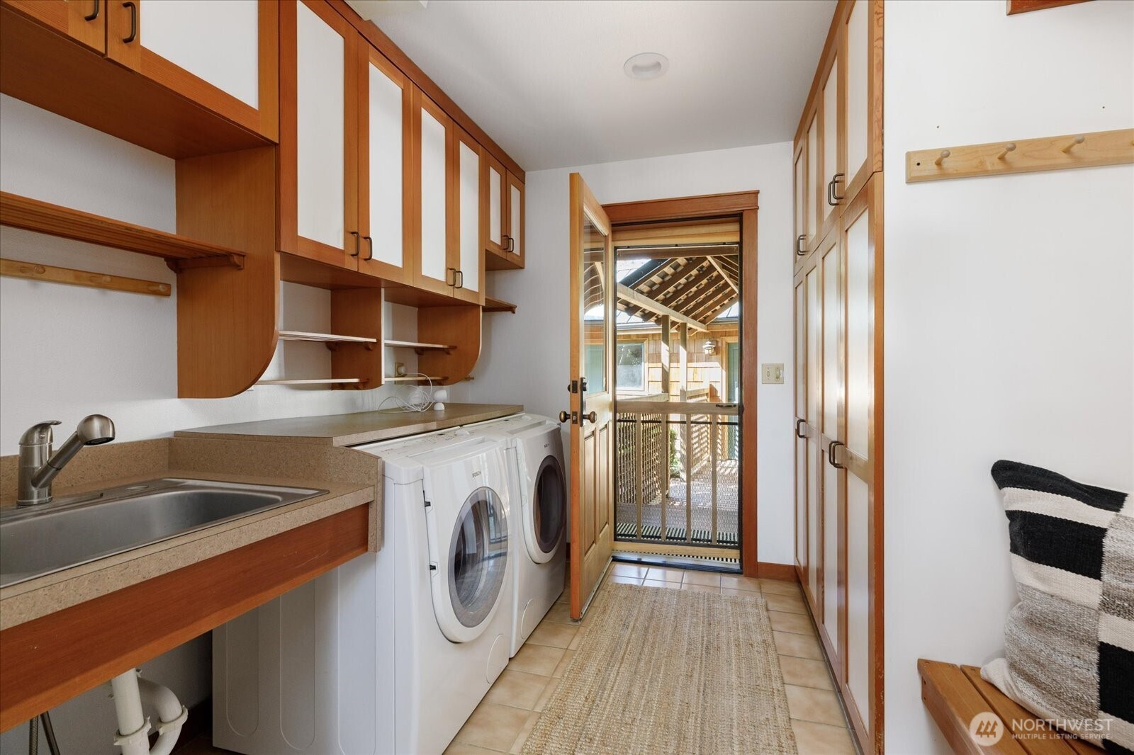 195 Perry Drive , Coupeville, WA 98239