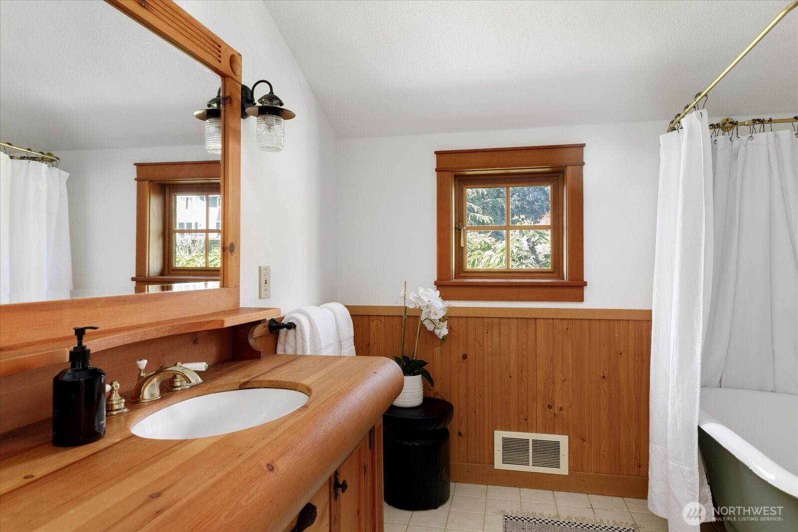 195 Perry Drive , Coupeville, WA 98239
