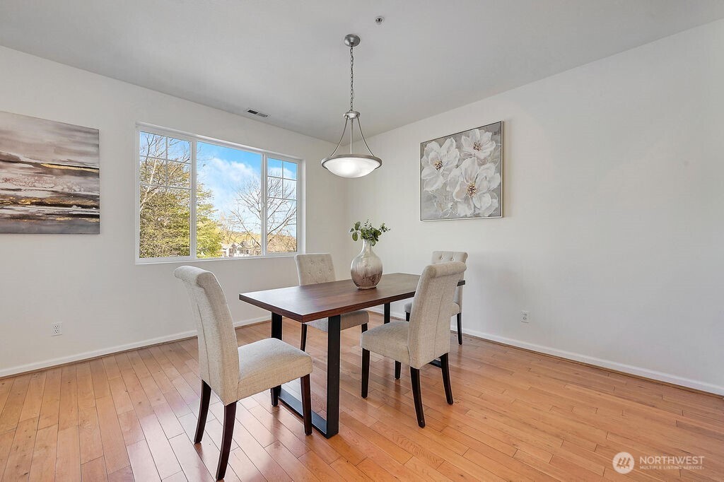 21262 40th Way S #32, SeaTac, WA 98198