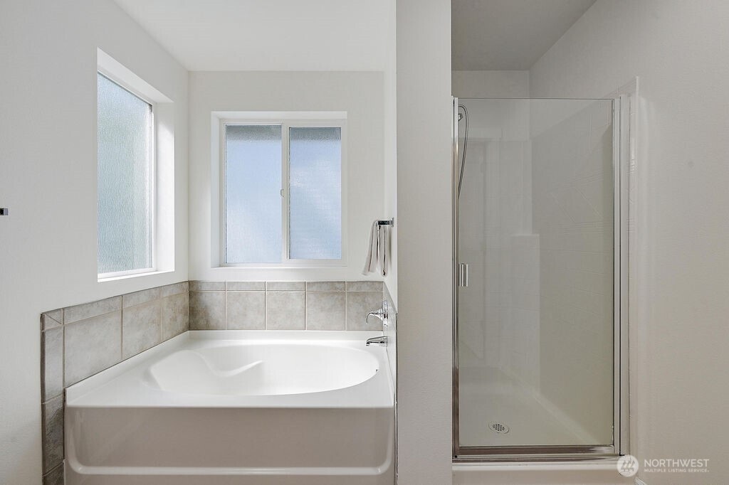 21262 40th Way S #32, SeaTac, WA 98198