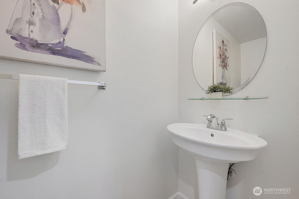 21262 40th Way S #32, SeaTac, WA 98198
