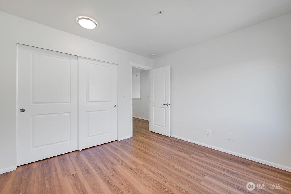 21262 40th Way S #32, SeaTac, WA 98198
