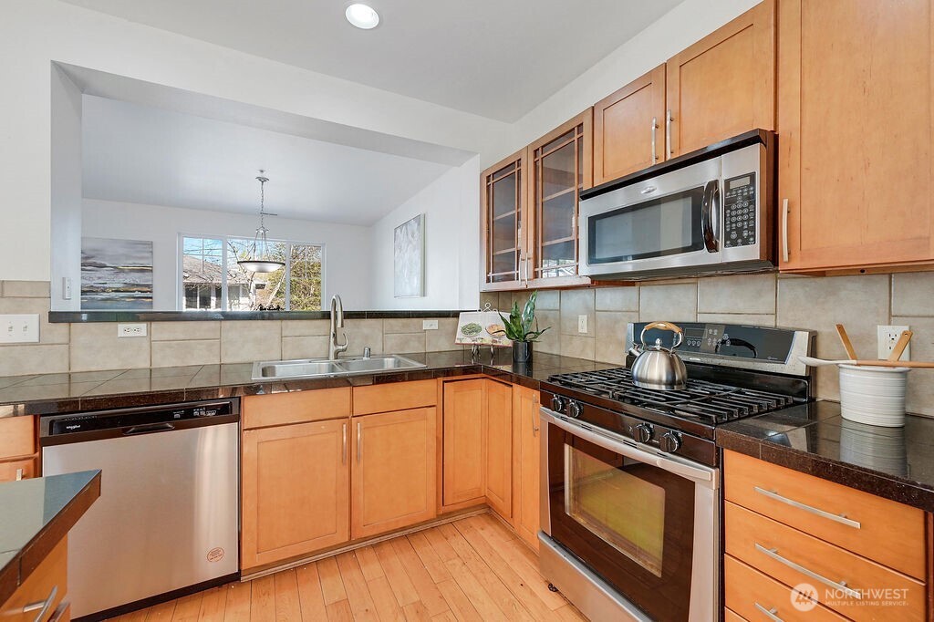 21262 40th Way S #32, SeaTac, WA 98198