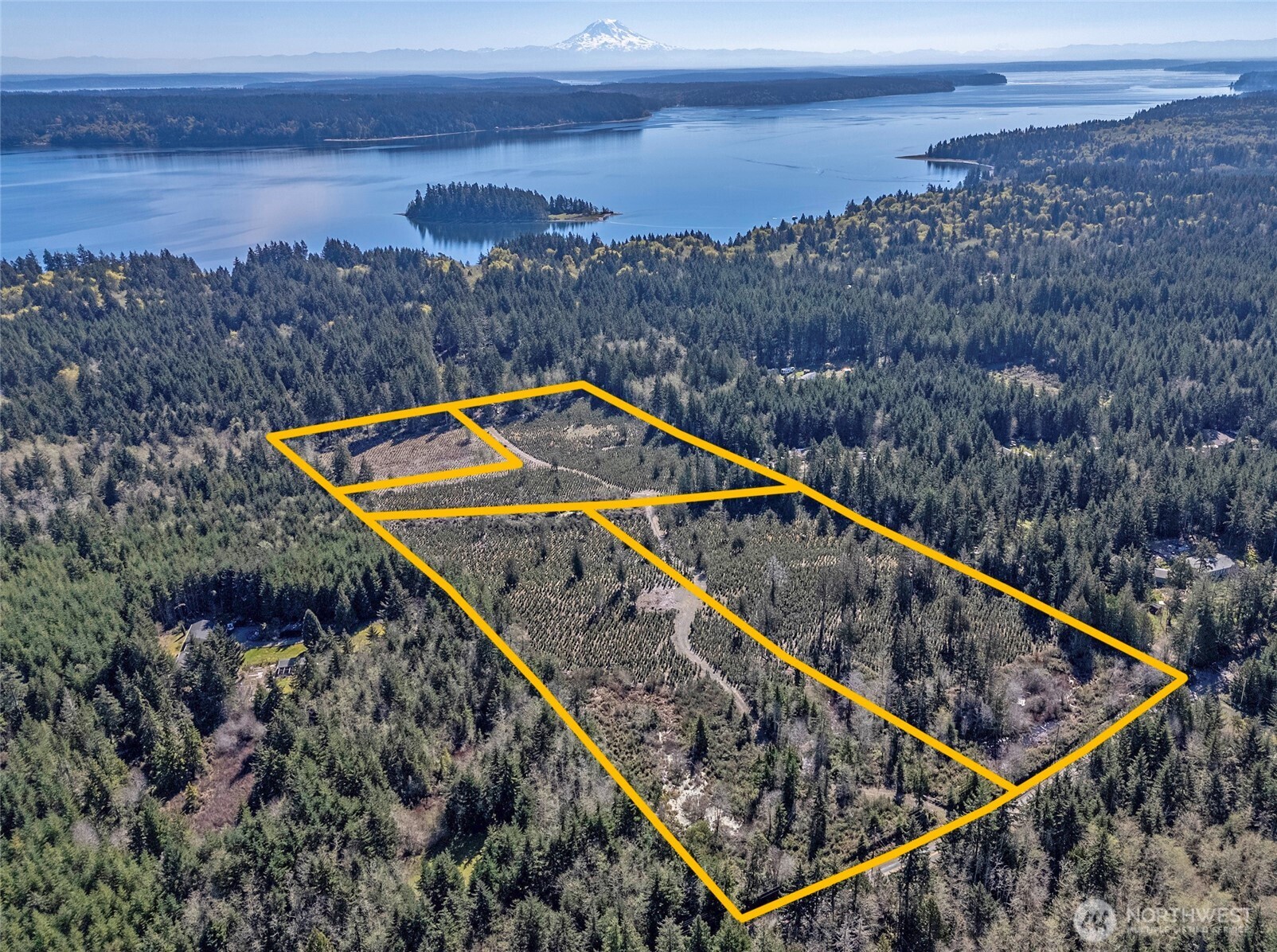 1800 E Harstine Island Road N, Shelton, WA 98584
