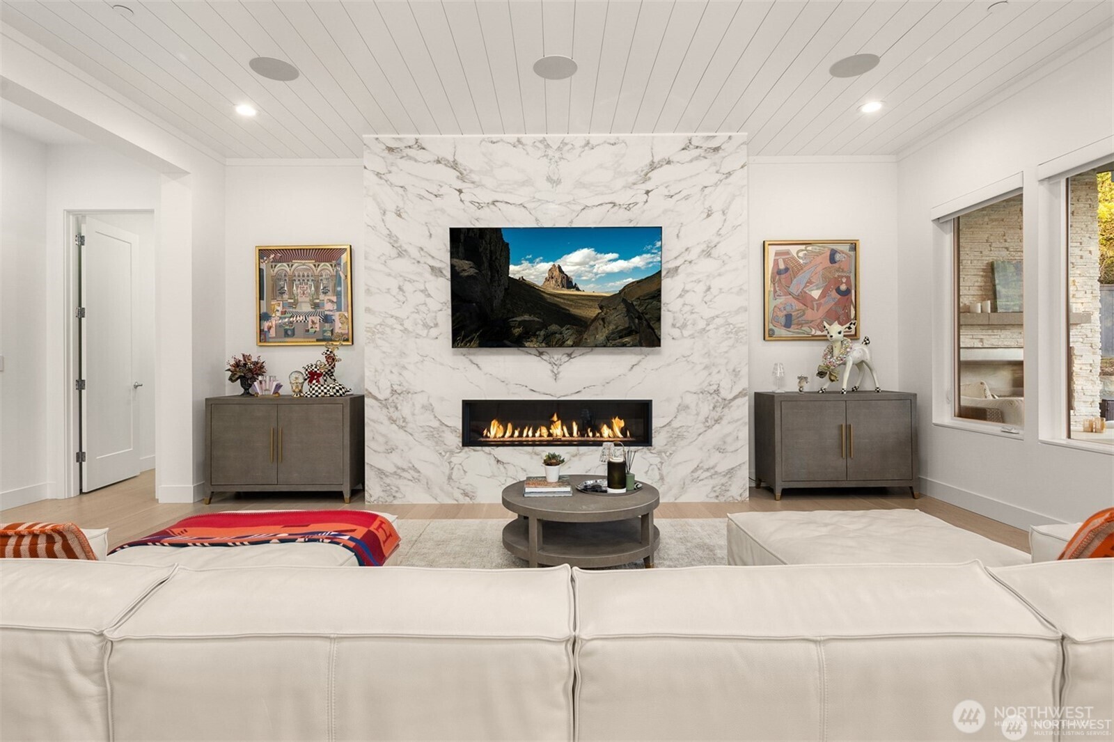 9215 NE 32nd Street , Clyde Hill, WA 98004-1630