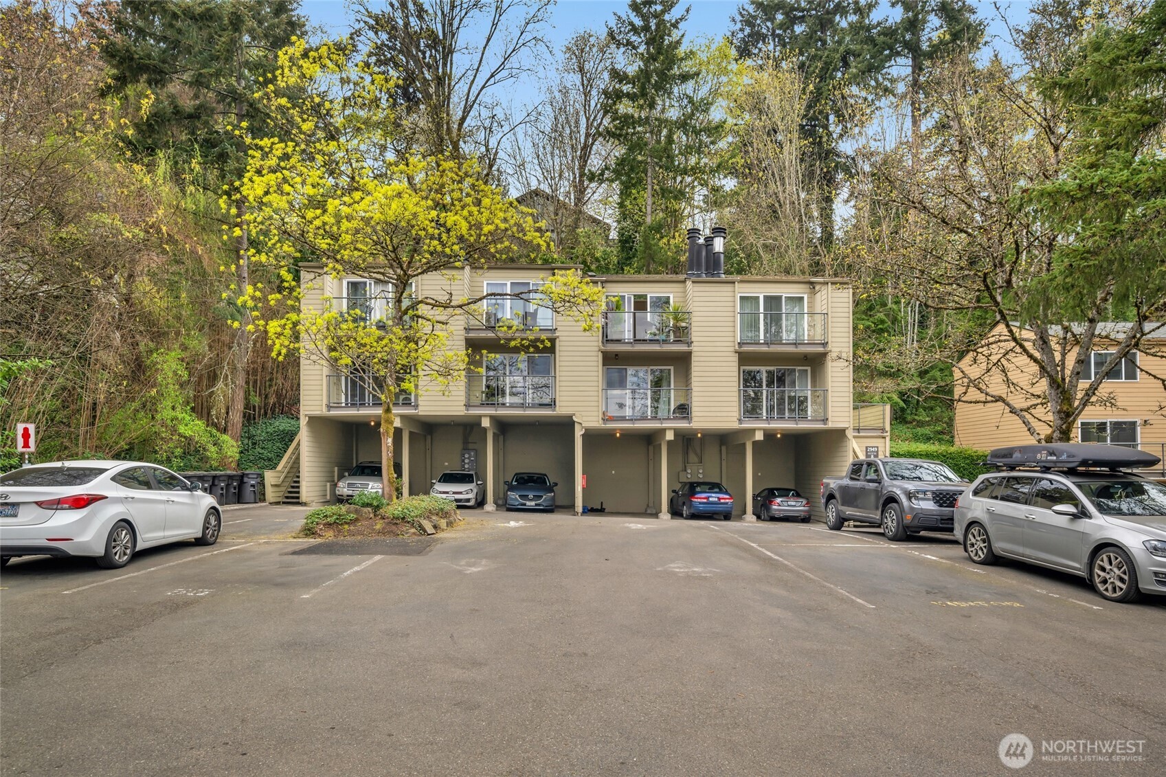 2949 76th Avenue SE #82B, Mercer Island, WA 98040