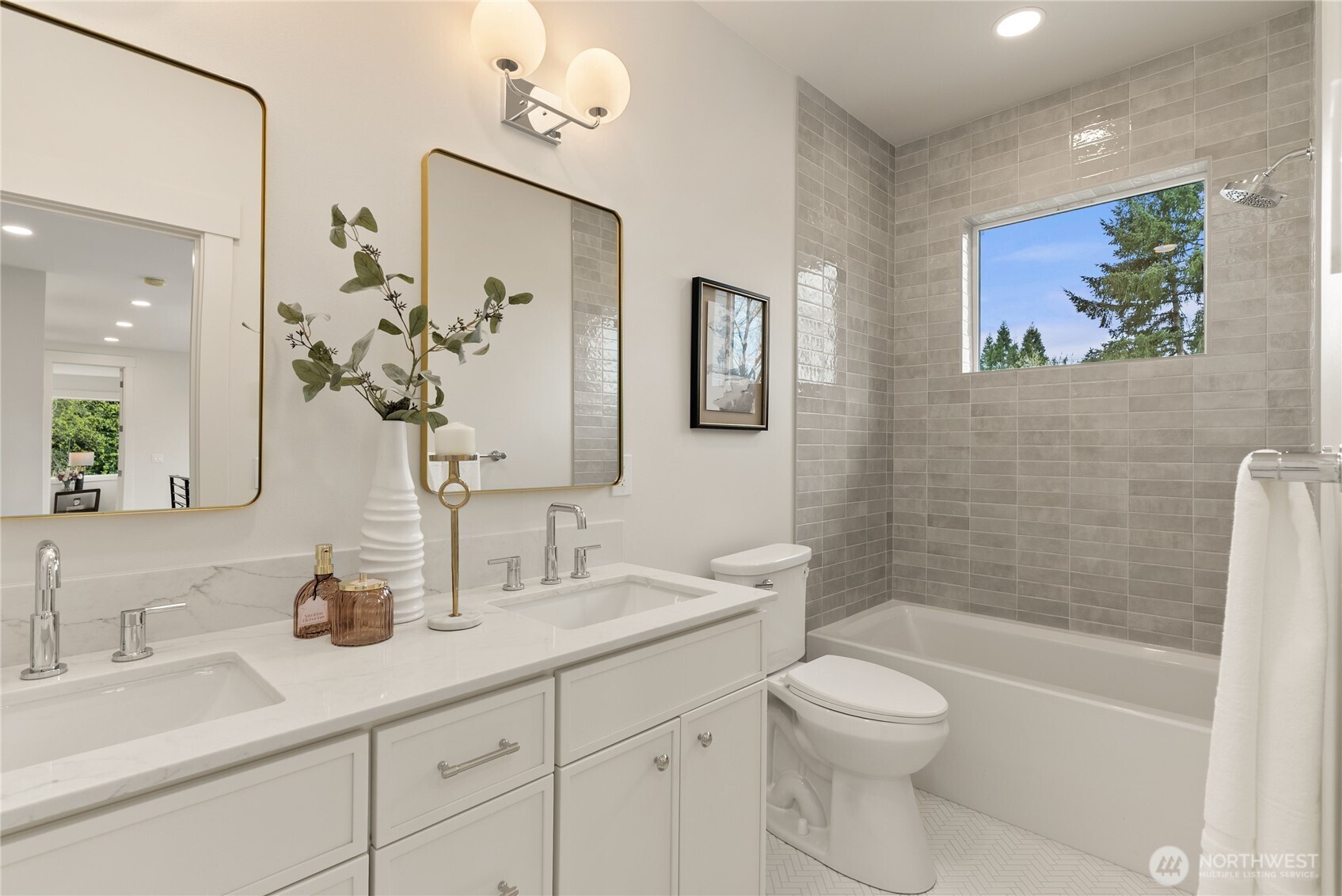1305 Maine Court , Milton, WA 98354