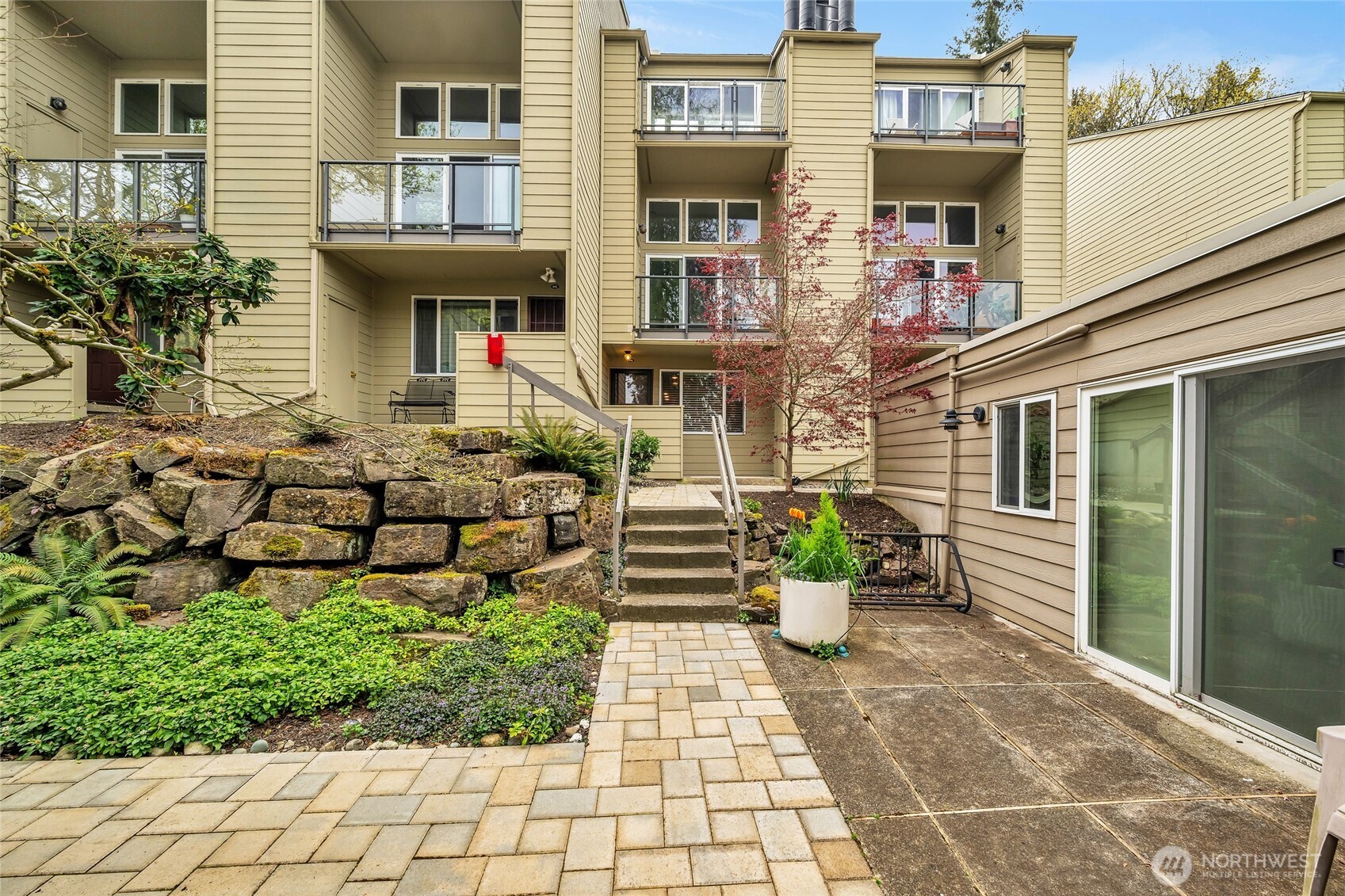 2939 76th Avenue SE #41B, Mercer Island, WA 98040