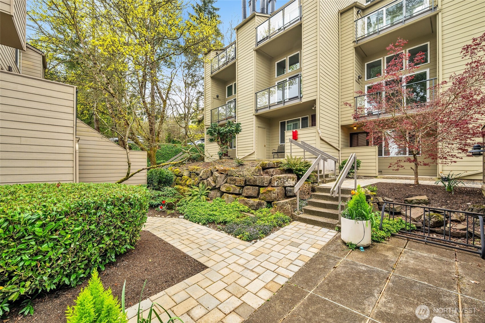 2939 76th Avenue SE #41B, Mercer Island, WA 98040