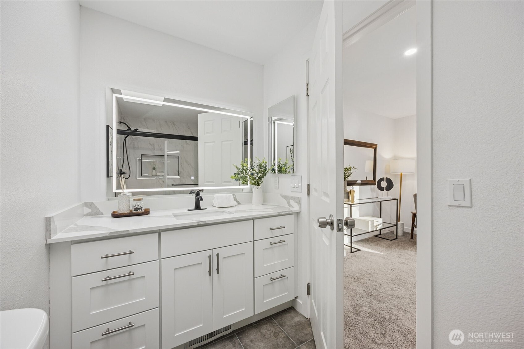7002 42nd Avenue S, Seattle, WA 98118