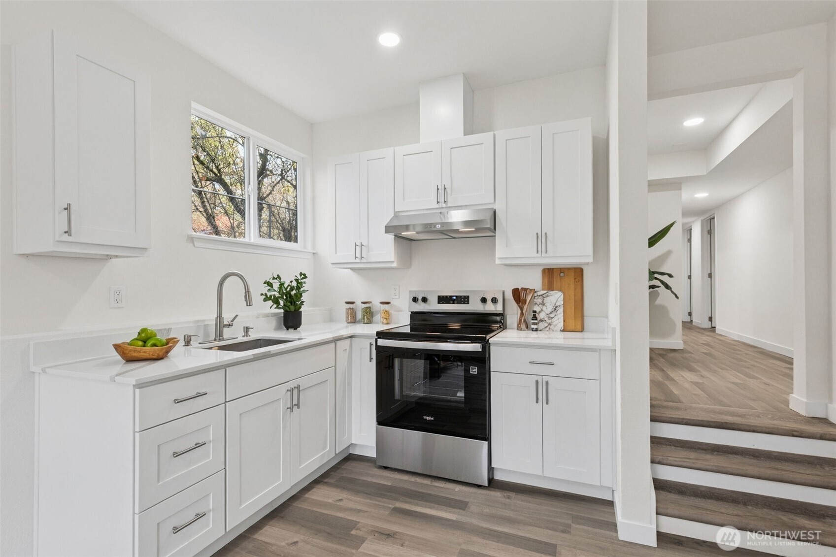 7002 42nd Avenue S, Seattle, WA 98118