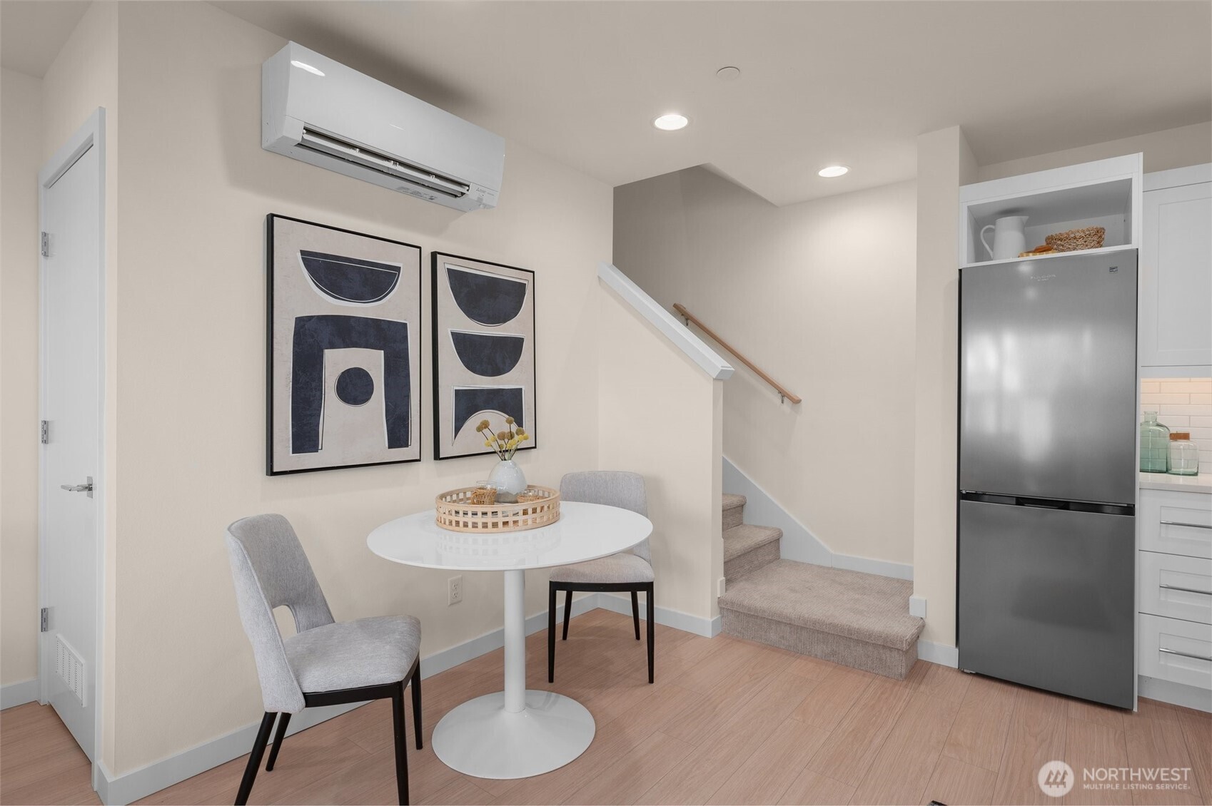 9223 B Densmore Avenue N, Seattle, WA 98103