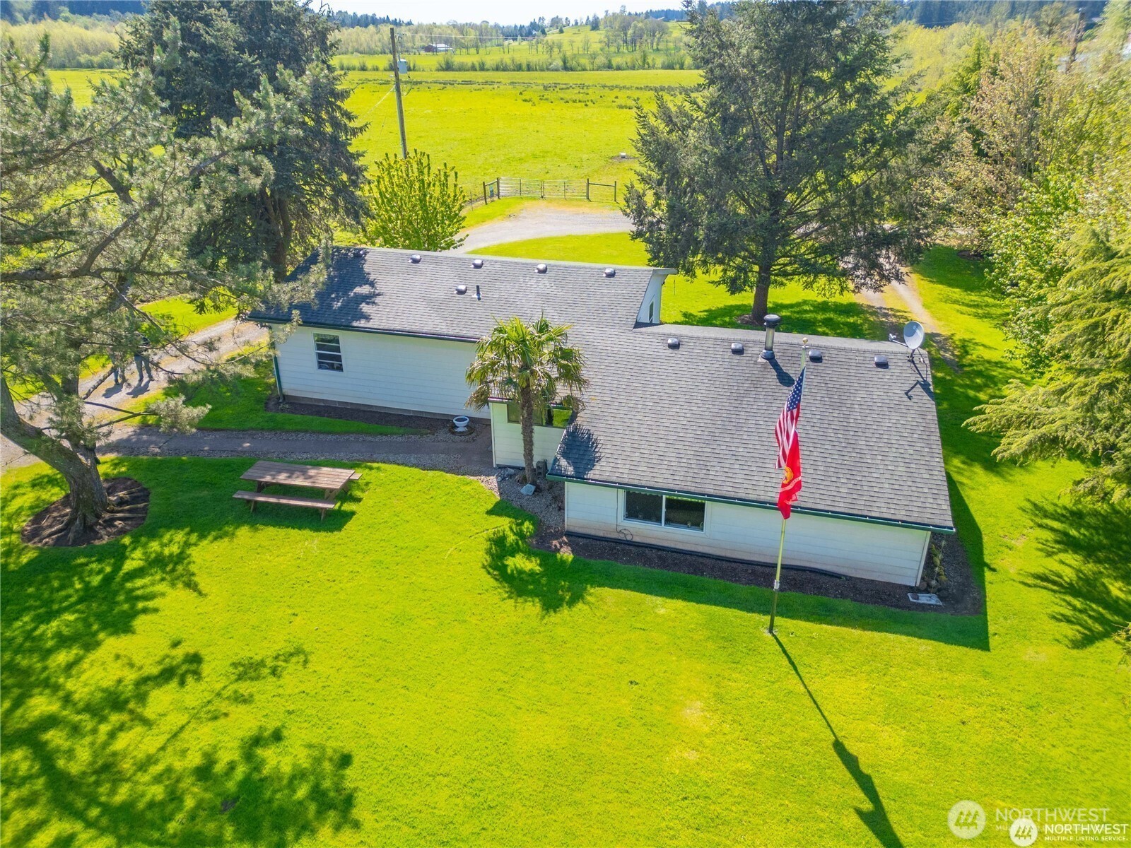 25307 NE 212th Avenue , Battle Ground, WA 98604-9671