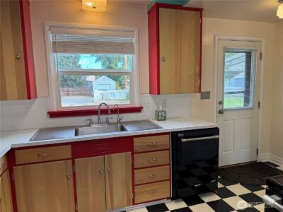 317 Ash Street S, Omak, WA 98841 - Photo 8