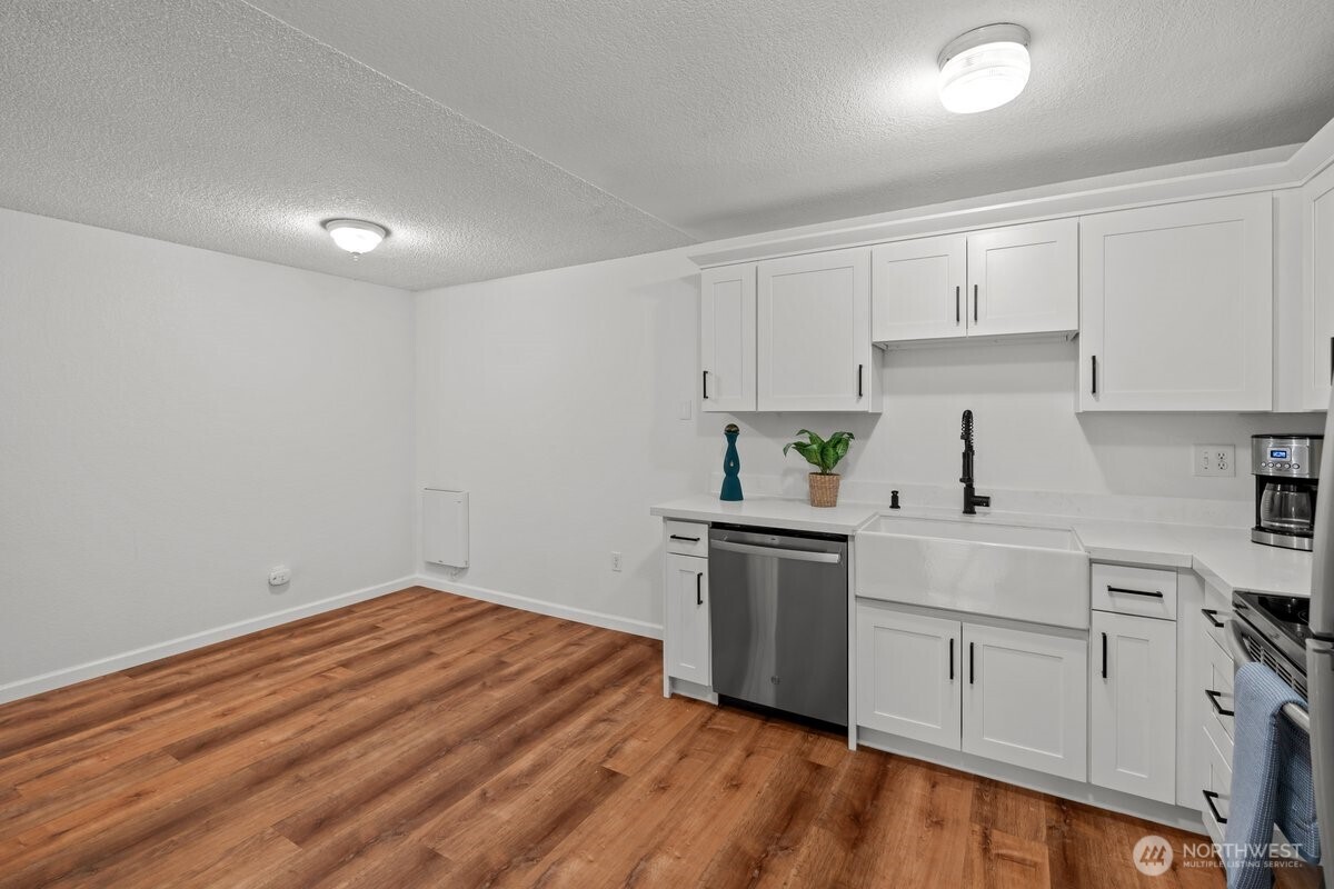 1150 Sunset Boulevard NE #220, Renton, WA 98056-2984