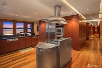 415 Shoreland Drive SE, Bellevue, WA 98004 - Photo 15