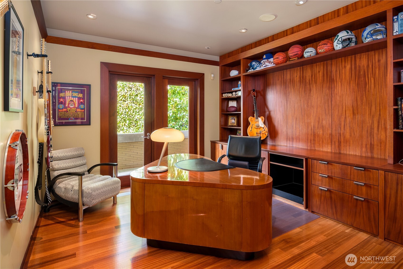 415 Shoreland Drive SE, Bellevue, WA 98004
