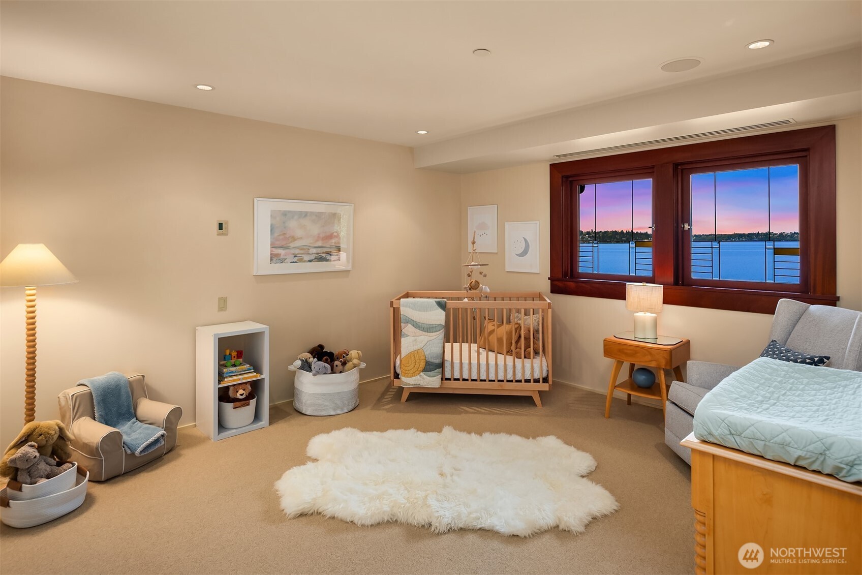 415 Shoreland Drive SE, Bellevue, WA 98004