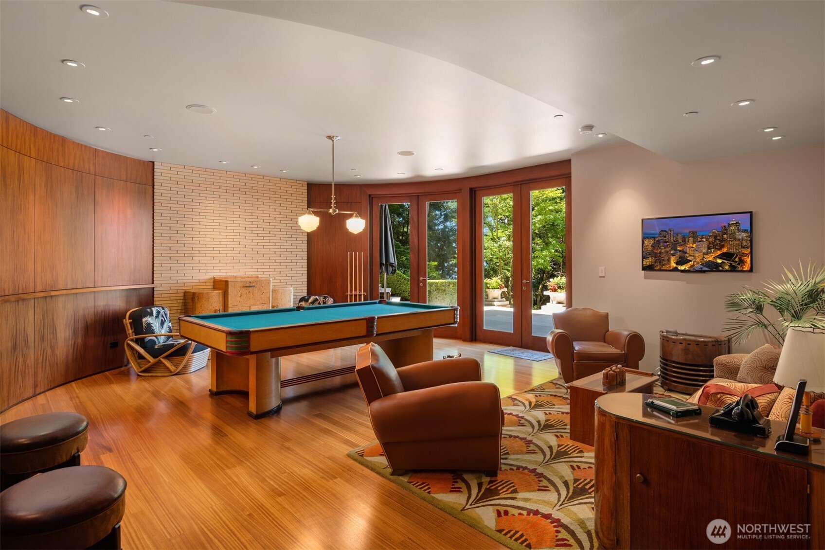 415 Shoreland Drive SE, Bellevue, WA 98004