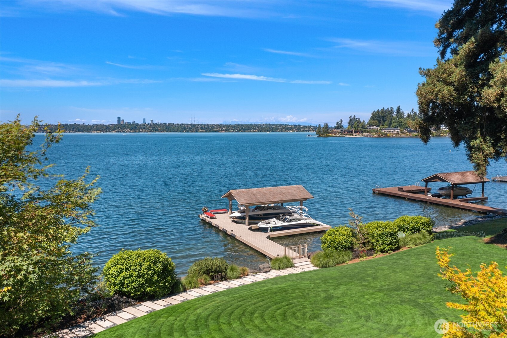 415 Shoreland Drive SE, Bellevue, WA 98004