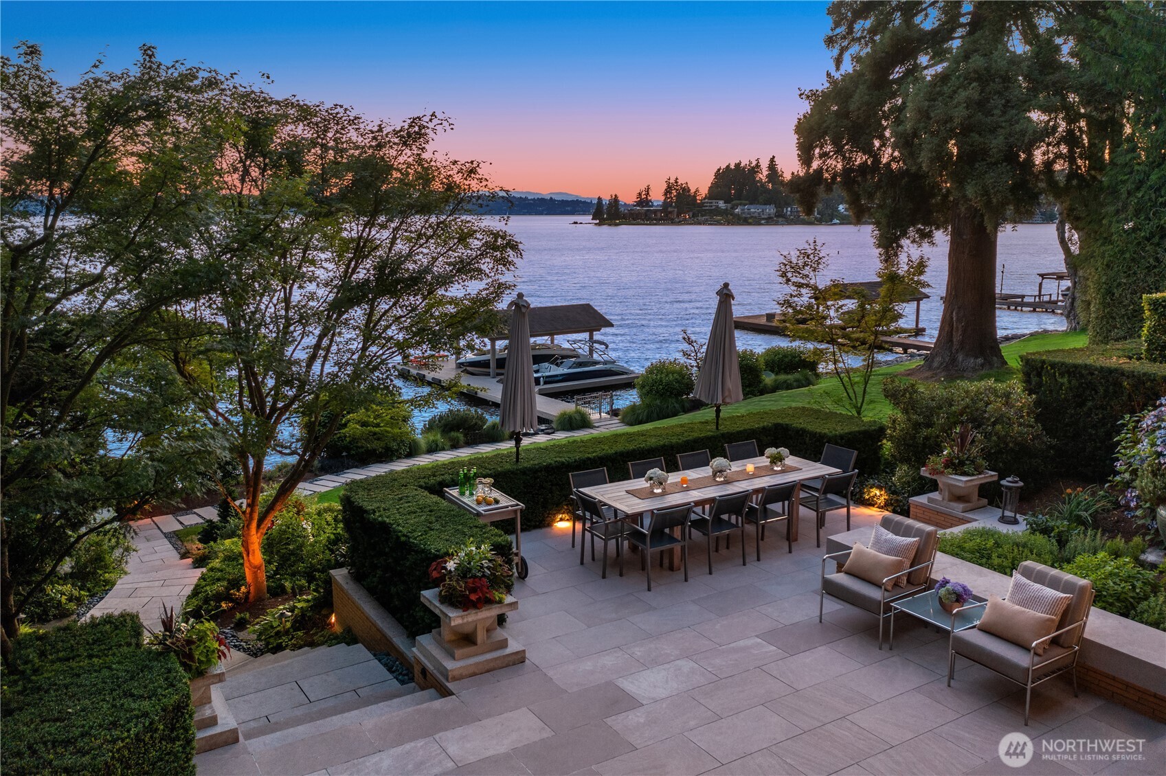 415 Shoreland Drive SE, Bellevue, WA 98004