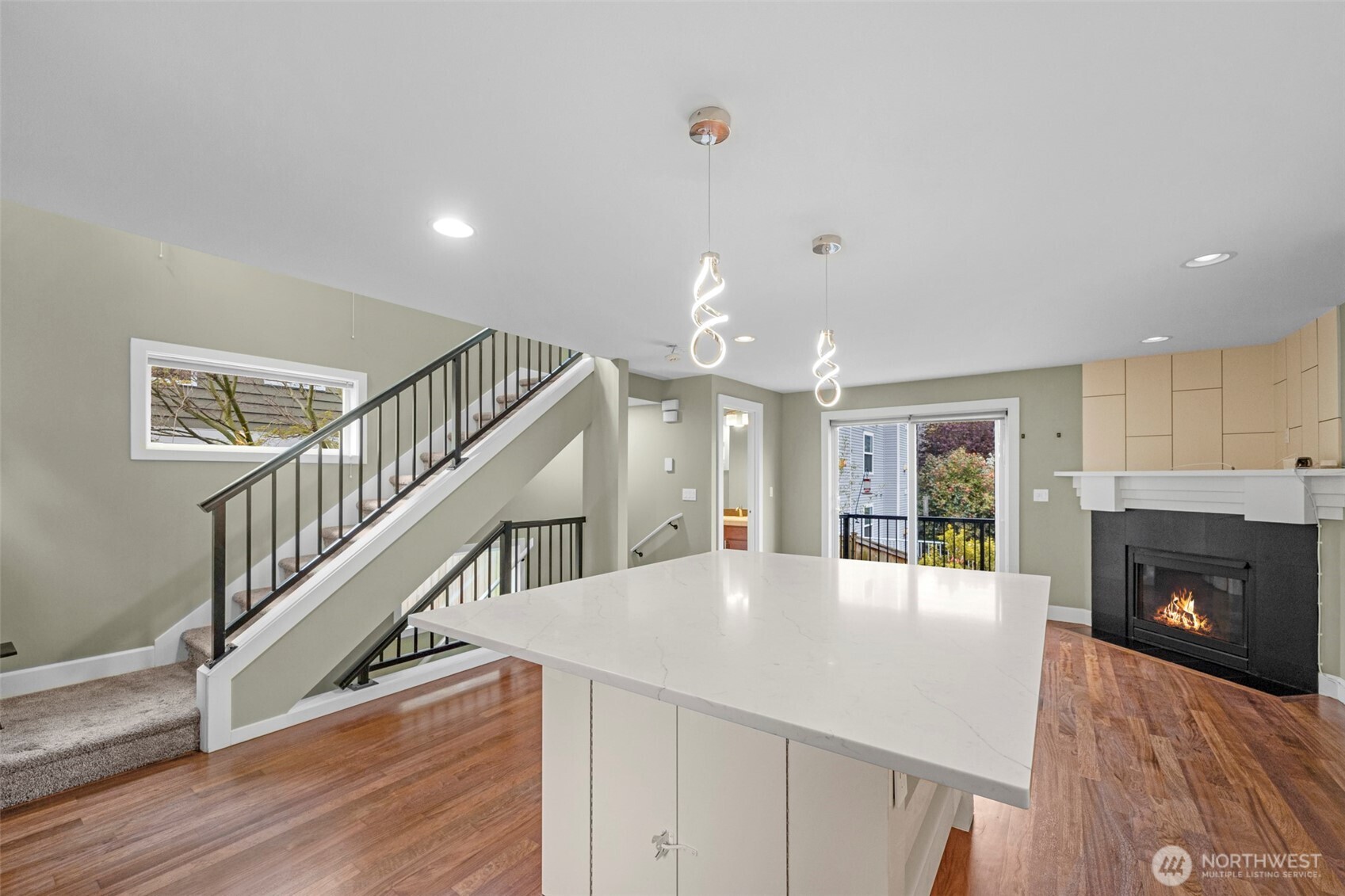 2118 W Ruffner Street , Seattle, WA 98199