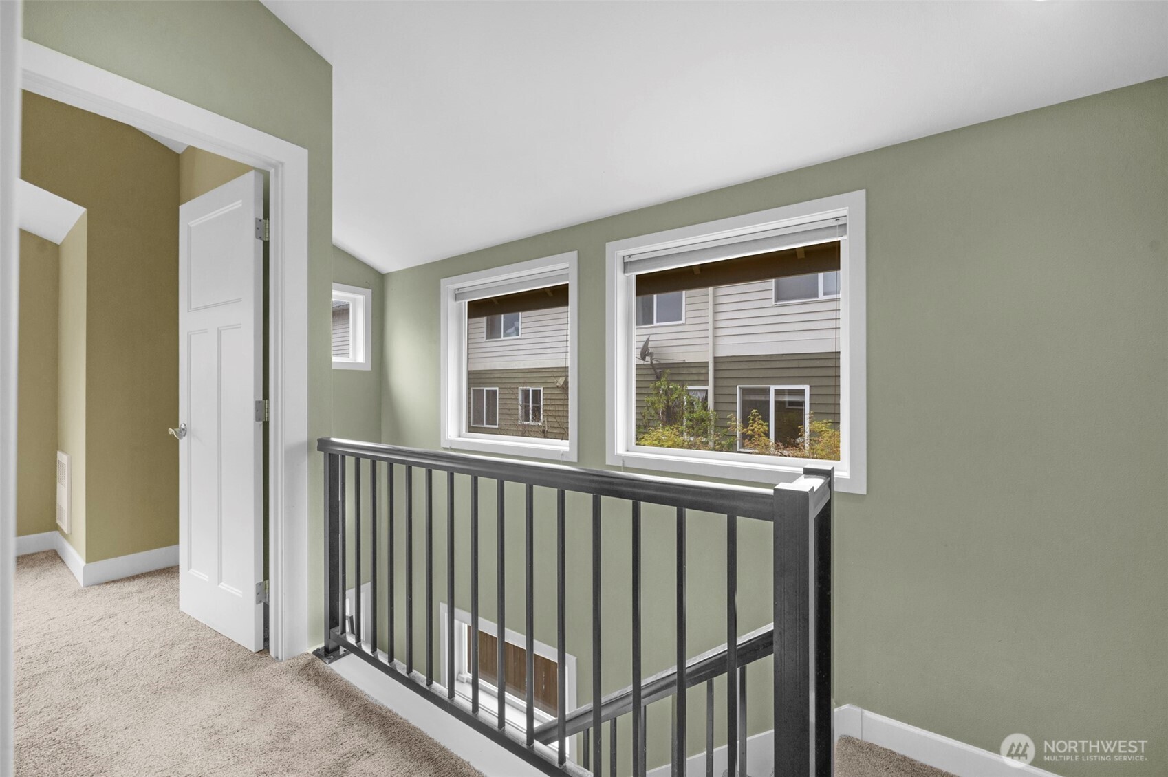 2118 W Ruffner Street , Seattle, WA 98199