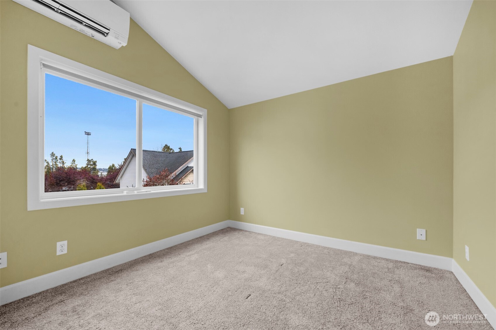 2118 W Ruffner Street , Seattle, WA 98199