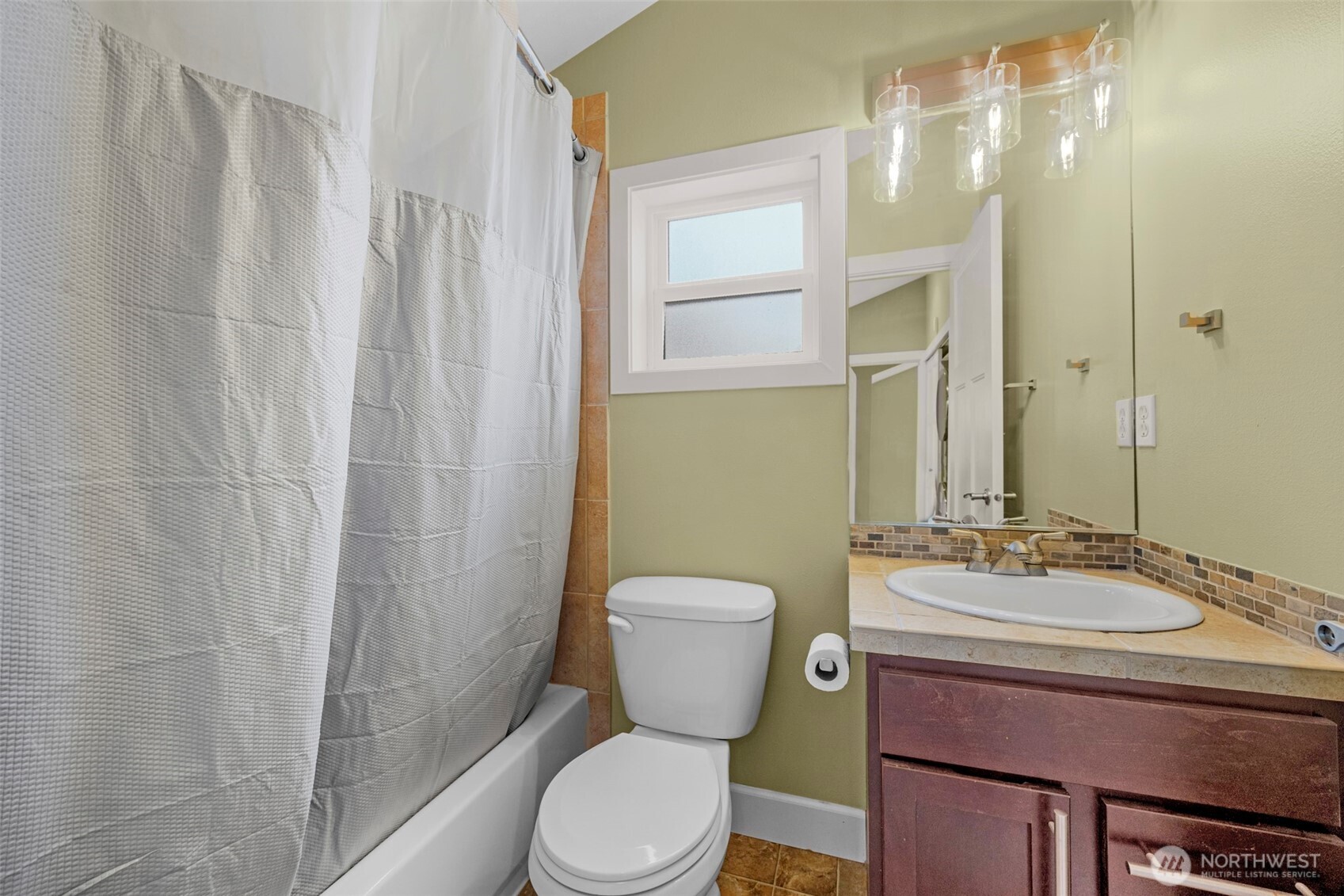 2118 W Ruffner Street , Seattle, WA 98199