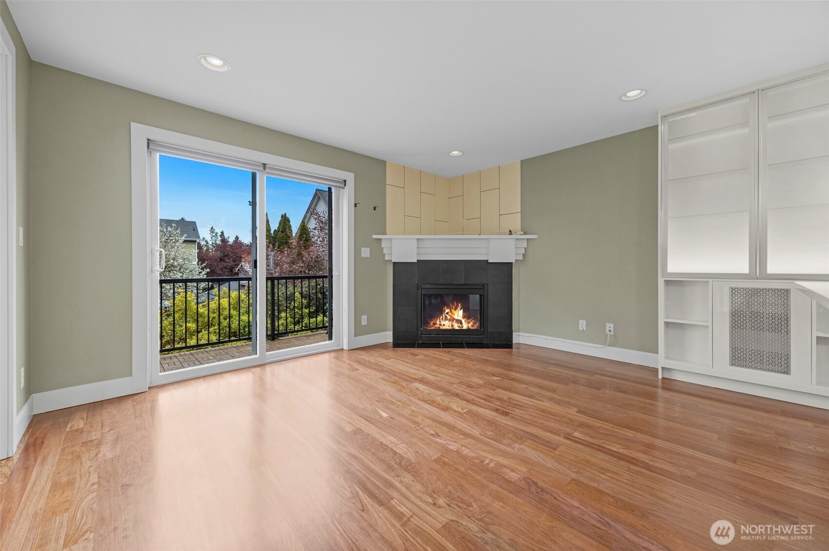 2118 W Ruffner Street , Seattle, WA 98199