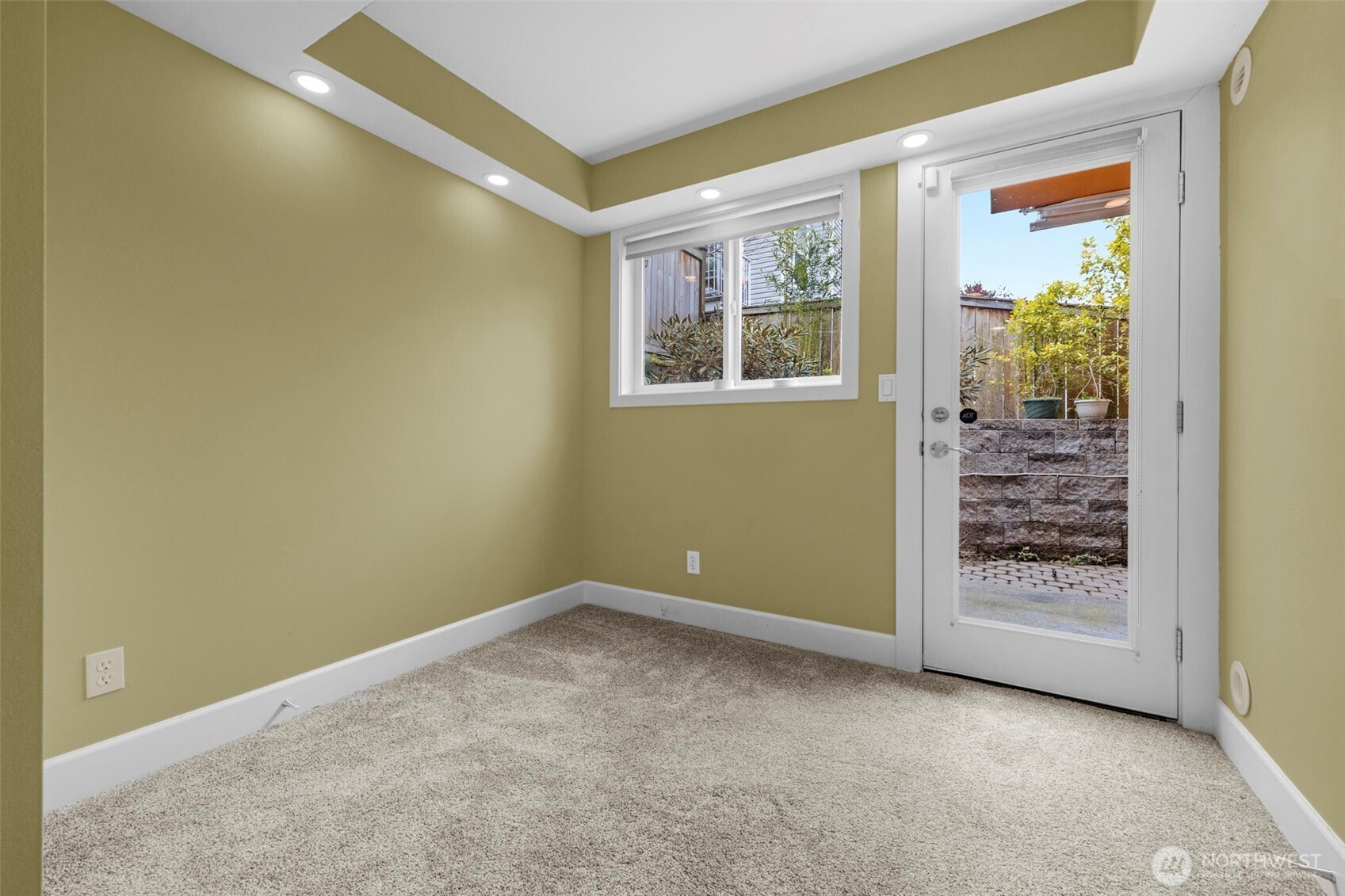 2118 W Ruffner Street , Seattle, WA 98199