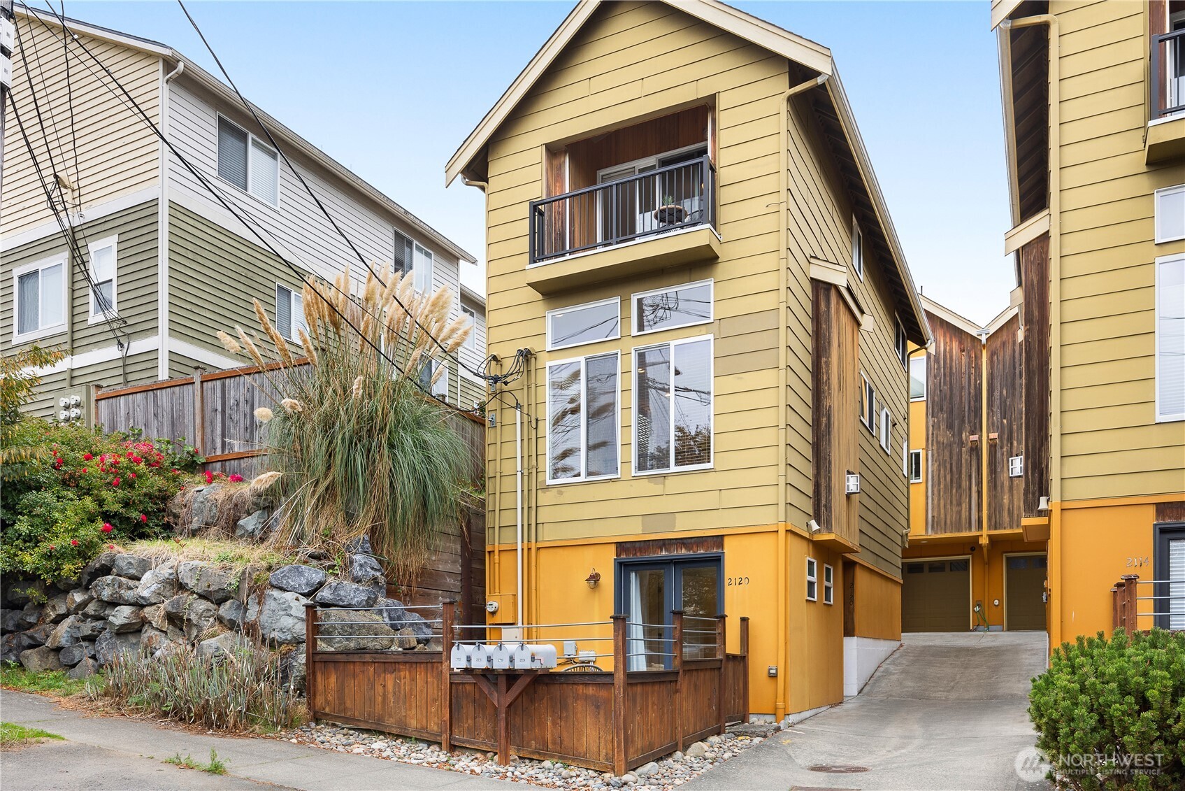 2118 W Ruffner Street , Seattle, WA 98199