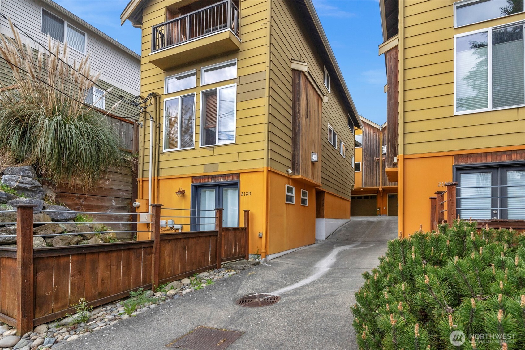 2118 W Ruffner Street , Seattle, WA 98199