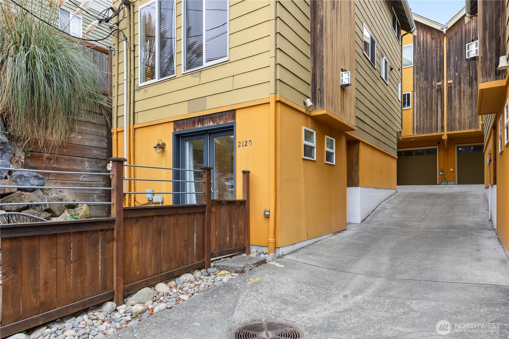 2118 W Ruffner Street , Seattle, WA 98199