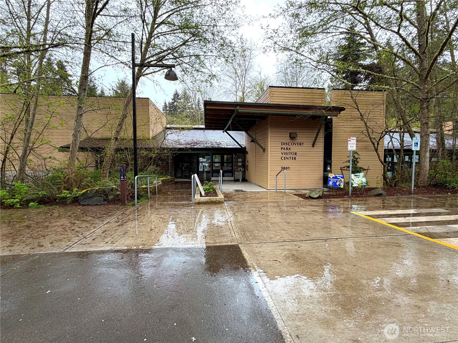 2118 W Ruffner Street , Seattle, WA 98199