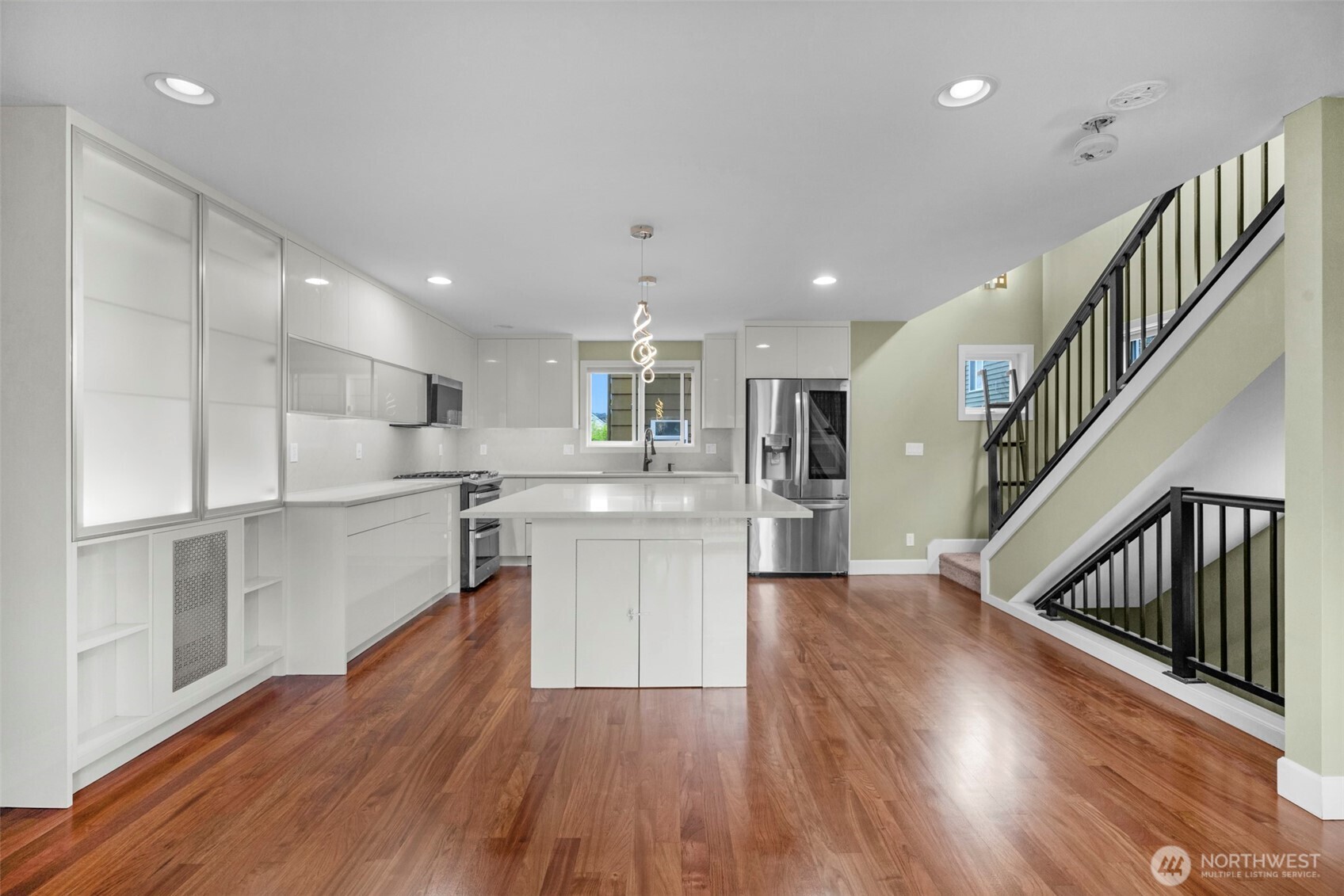 2118 W Ruffner Street , Seattle, WA 98199