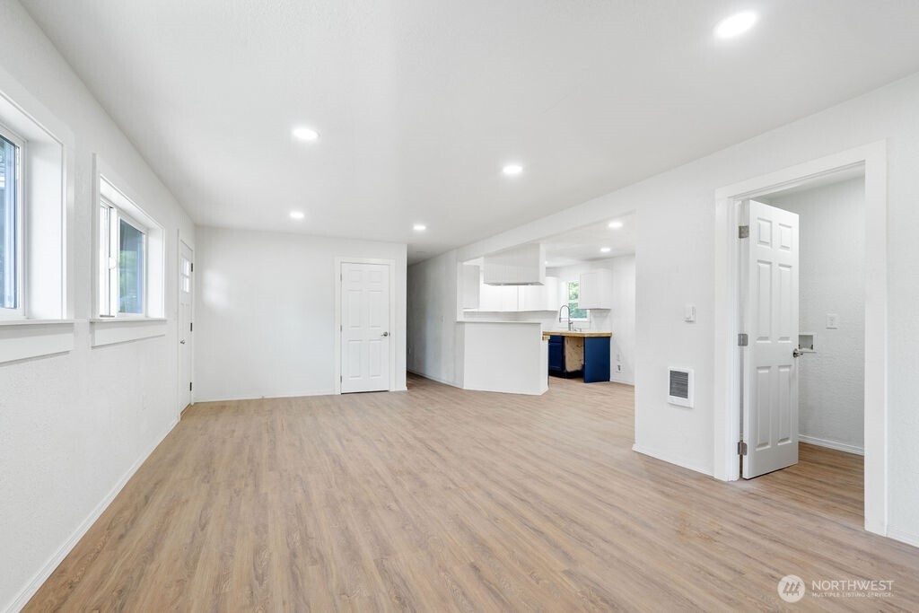 13 Barrett Road W, Montesano, WA 98563