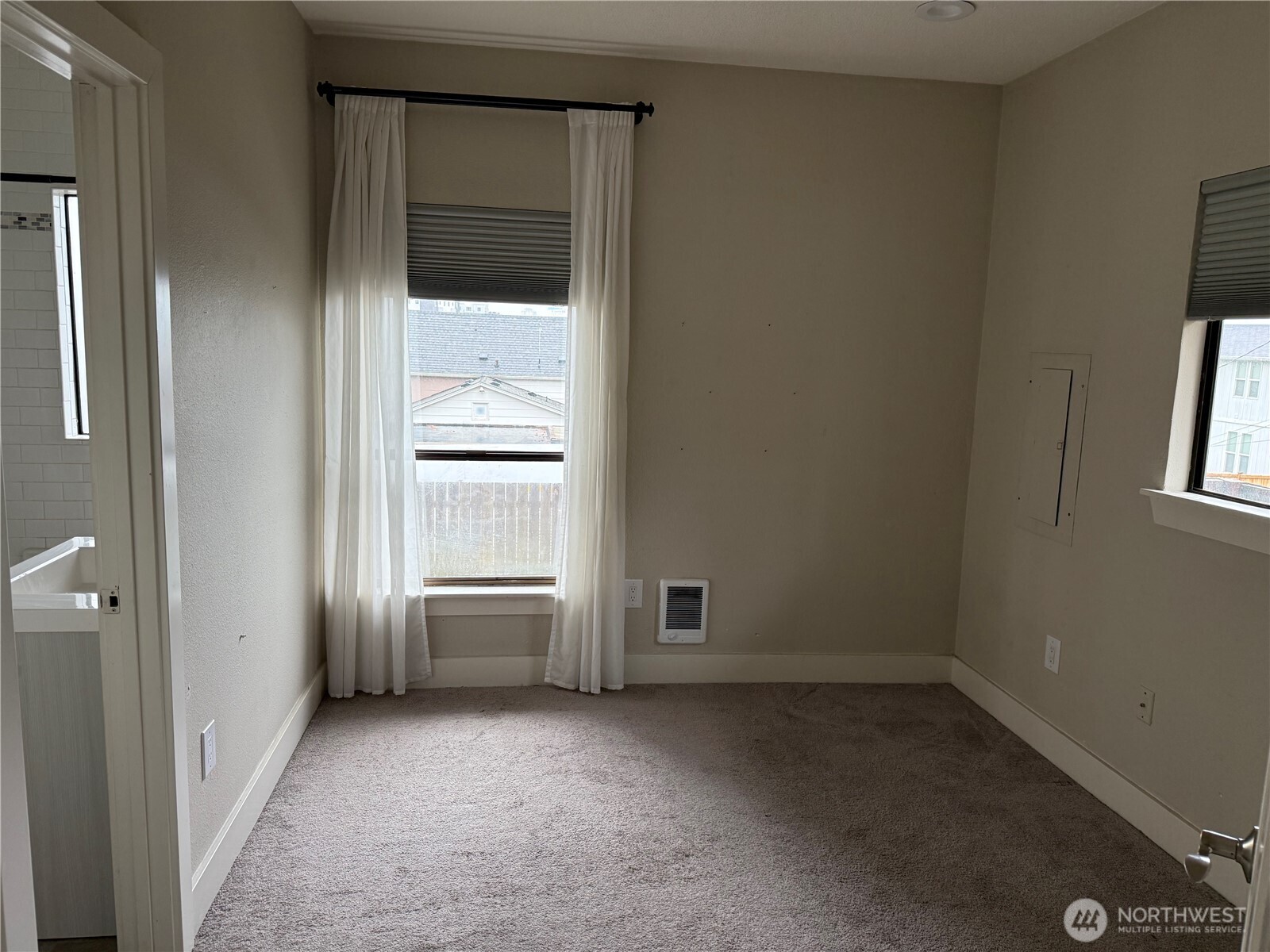 2815 S D Street , Tacoma, WA 98402-1105