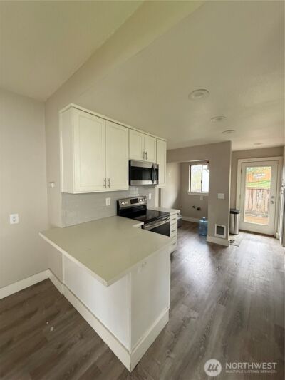 2815 S D Street , Tacoma, WA 98402-1105 - Photo 9