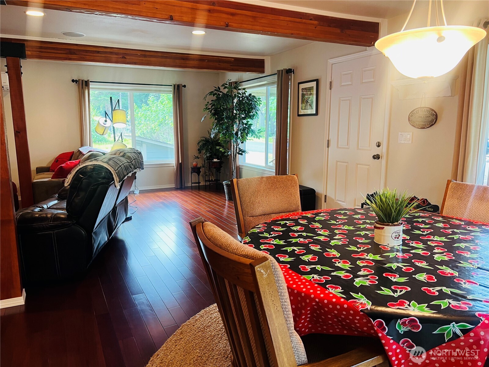 601 Mountain Trail Road , Brinnon, WA 98320