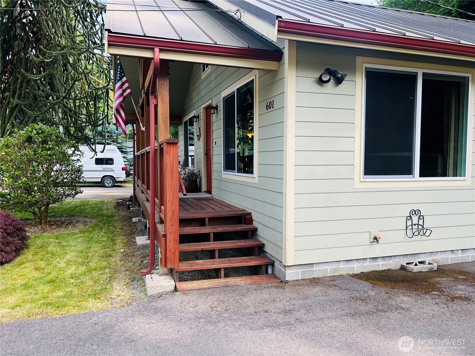 601 Mountain Trail Road , Brinnon, WA 98320