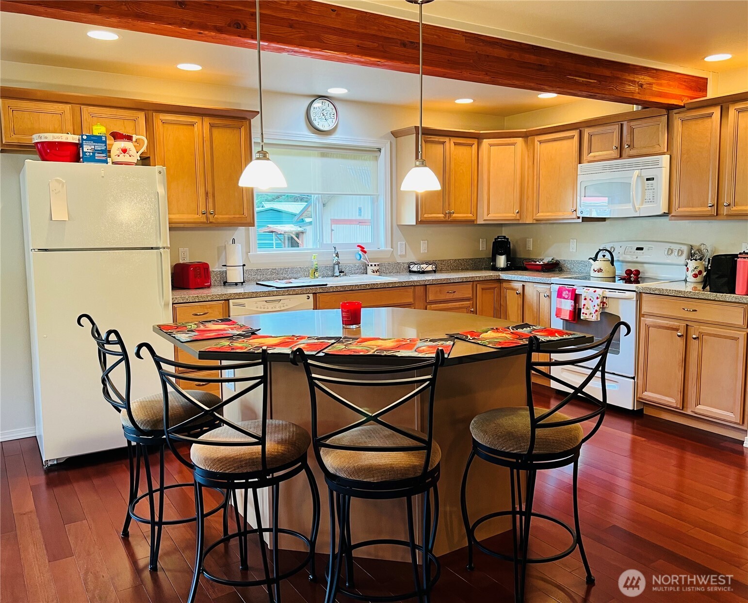 601 Mountain Trail Road , Brinnon, WA 98320