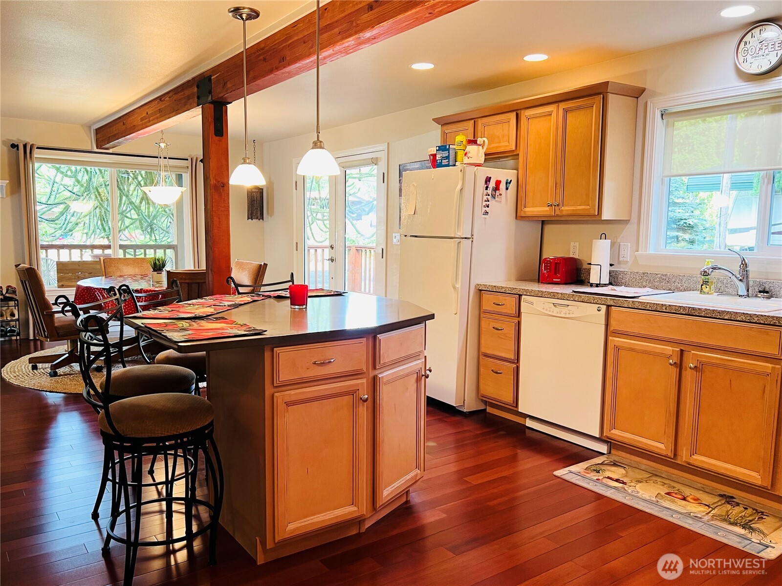 601 Mountain Trail Road , Brinnon, WA 98320