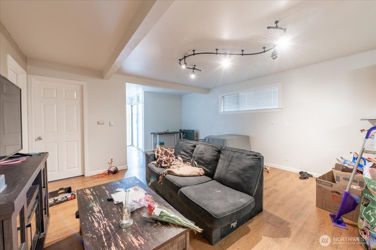 3305 NE 125th Street , Seattle, WA 98125