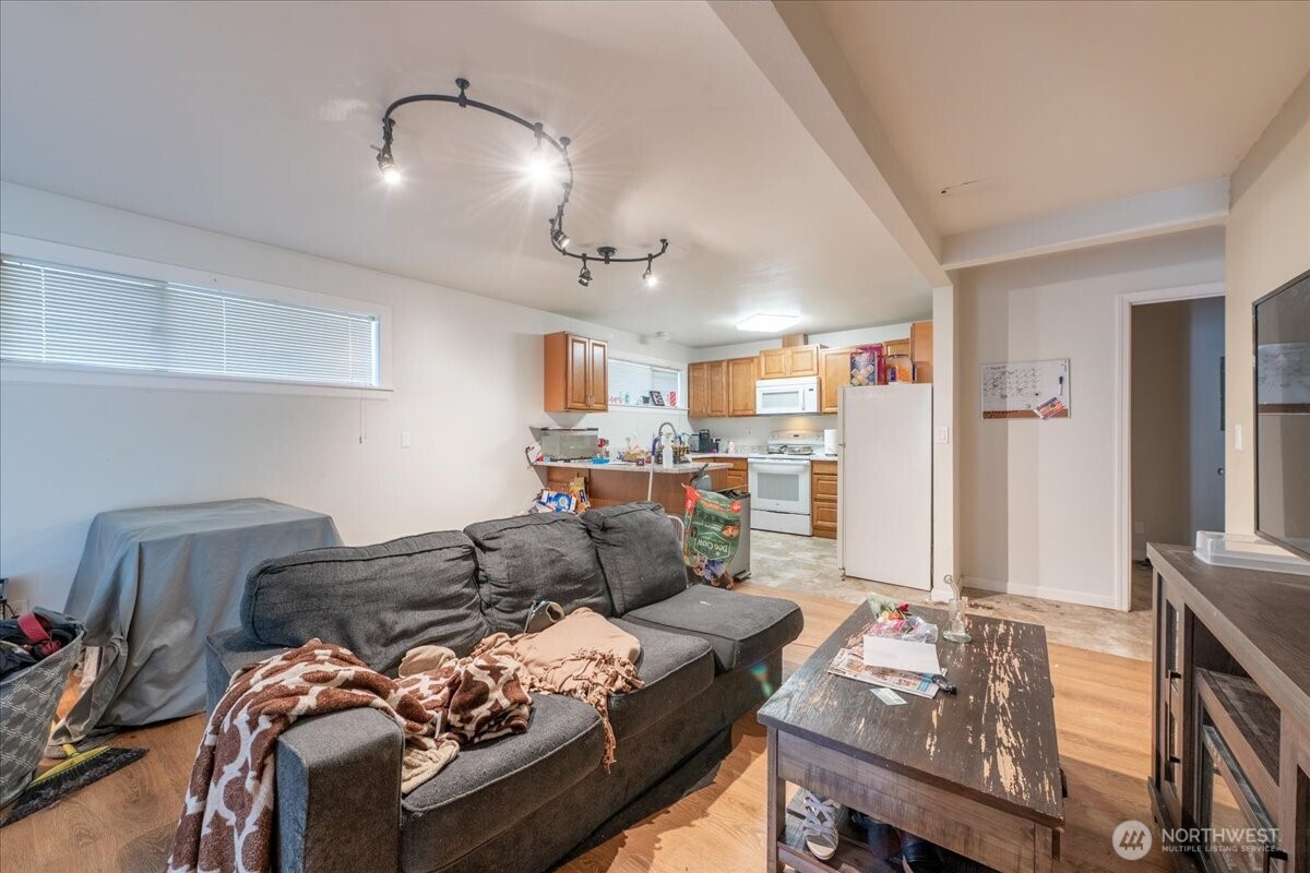 3305 NE 125th Street , Seattle, WA 98125