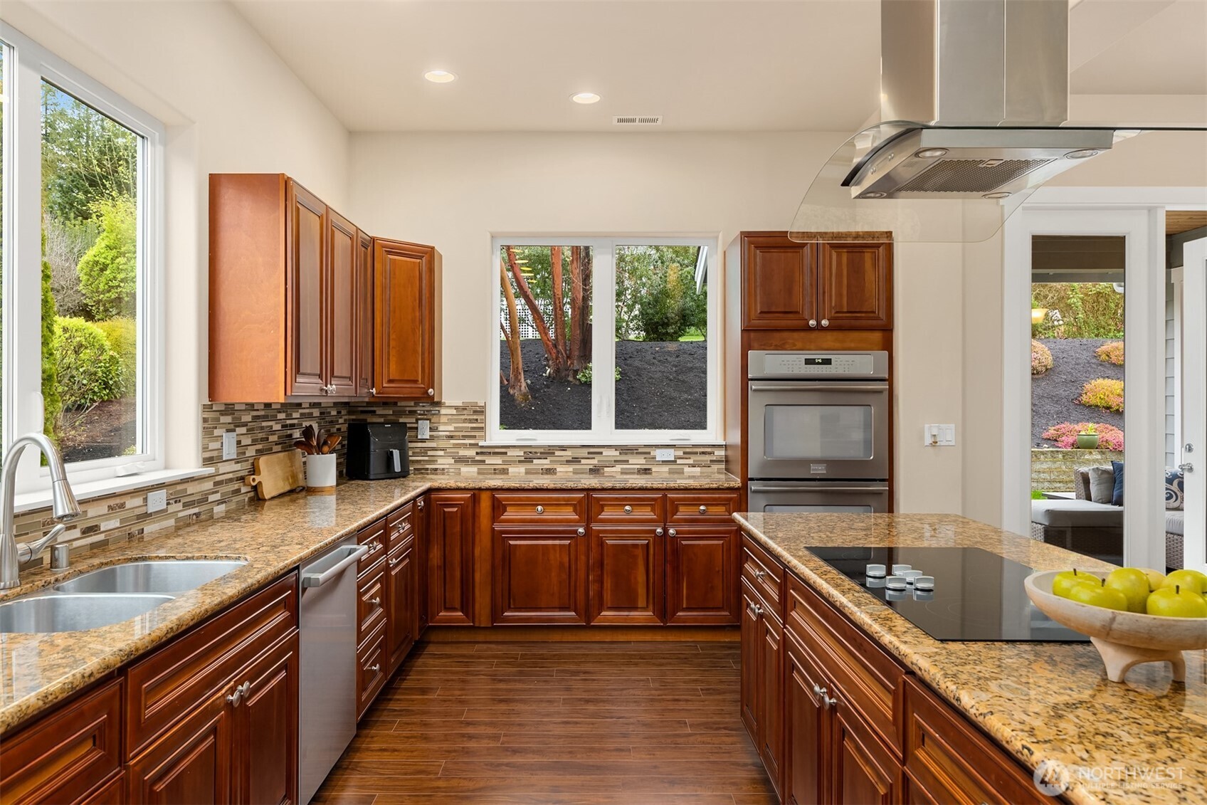 23178 Aslan Place NE, Kingston, WA 98346